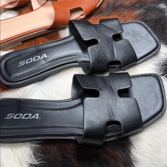 Sandal Bundle - Picture 3 of 5